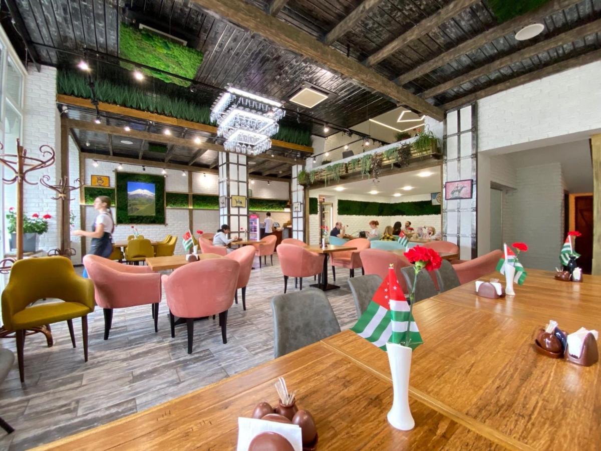 Ritsa Hotel Сухумі Екстер'єр фото