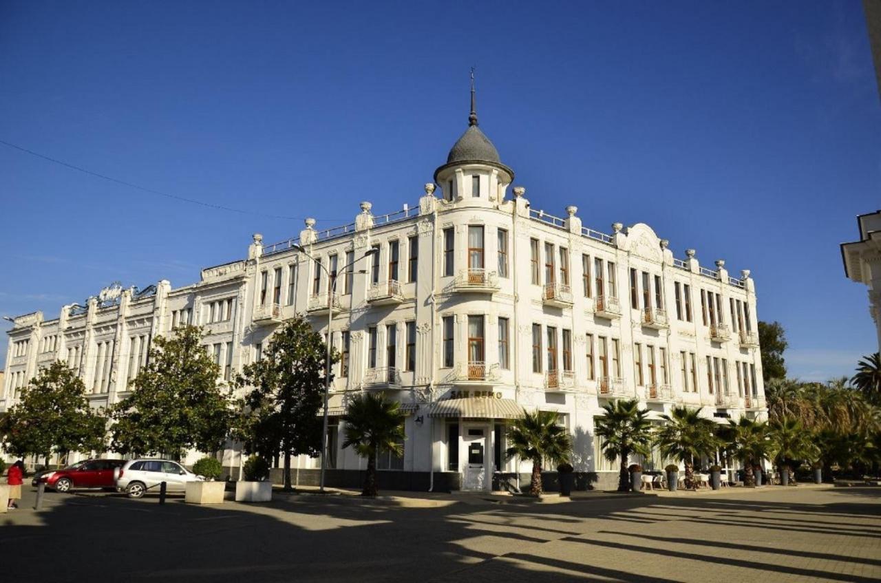Ritsa Hotel Сухумі Екстер'єр фото