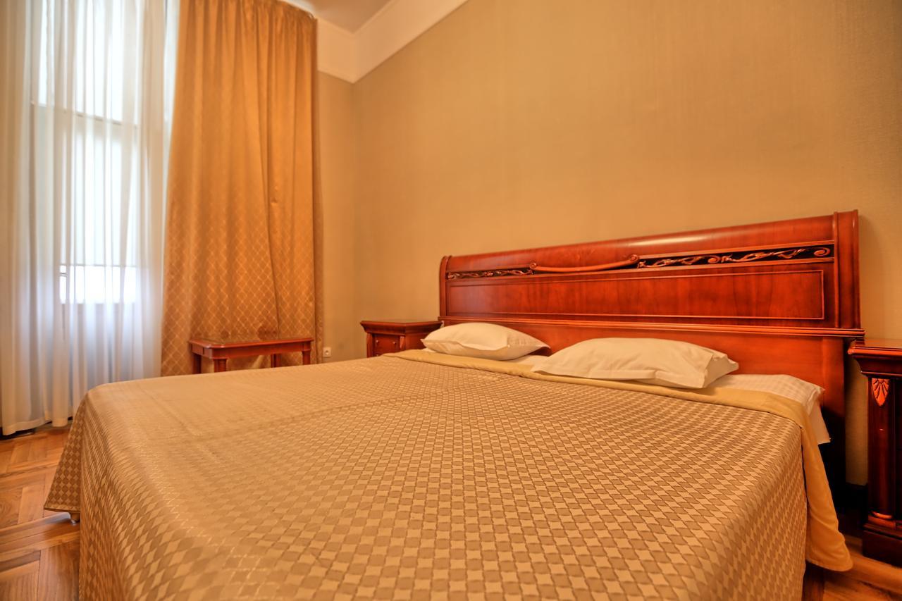 Ritsa Hotel Сухумі Екстер'єр фото