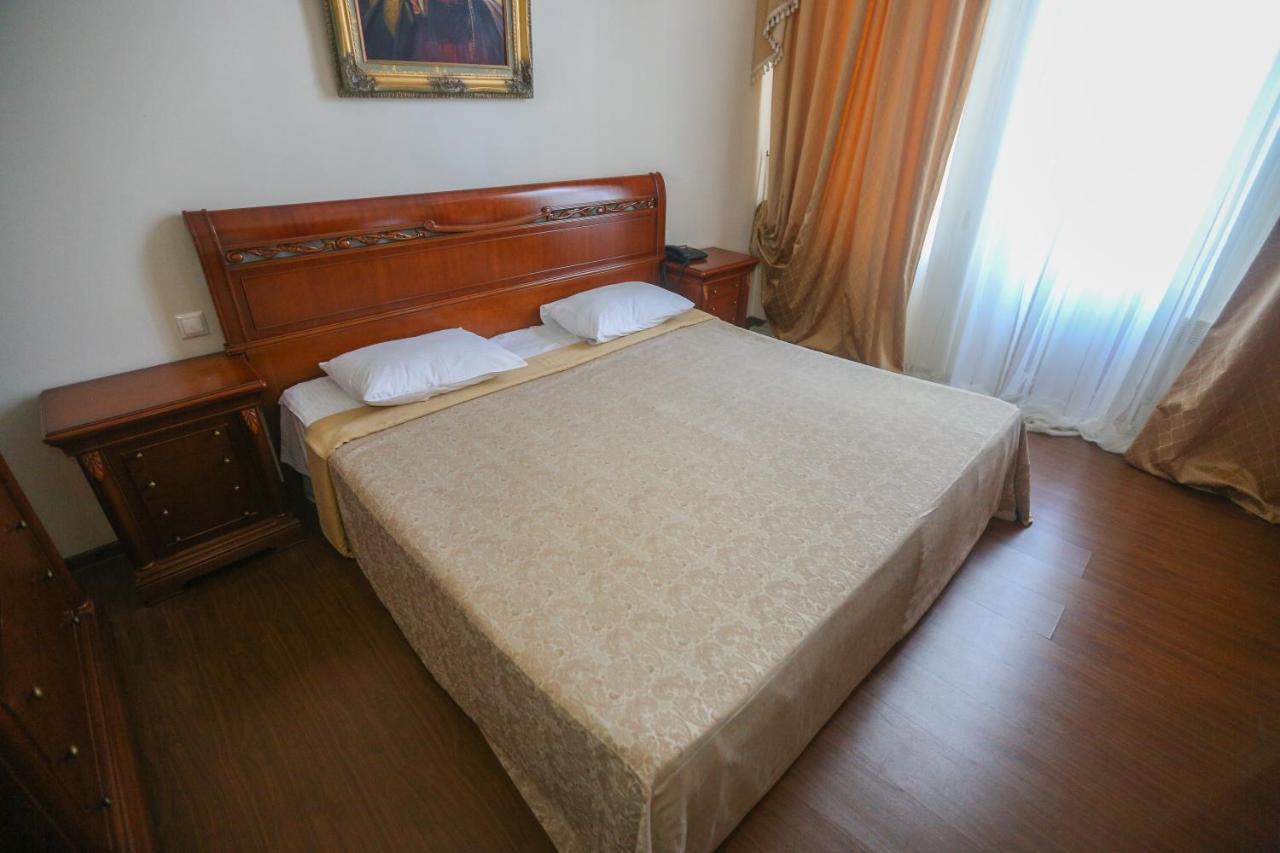 Ritsa Hotel Сухумі Екстер'єр фото